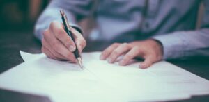 Aide au logement, quelles sont les obligations du bailleur envers la CAF ?